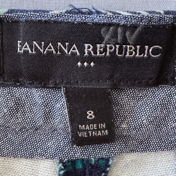 Banana Republic Factory Women's 8 Chino Style Striped Casual Walking Shorts - Picture 2 of 11